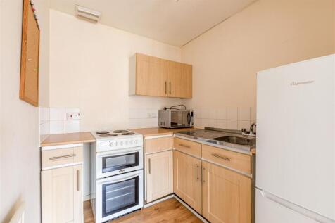 12 Gate Court, Gateway, Weybridge, KT13 8NW - 14.j