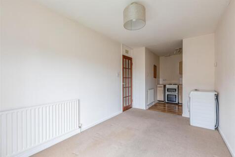 12 Gate Court, Gateway, Weybridge, KT13 8NW - 12.j