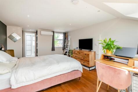 8653382-interior18.jpg