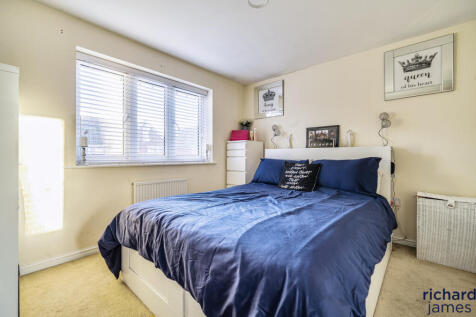 5e76d94d1efd4e498f4742b4b9e9f027