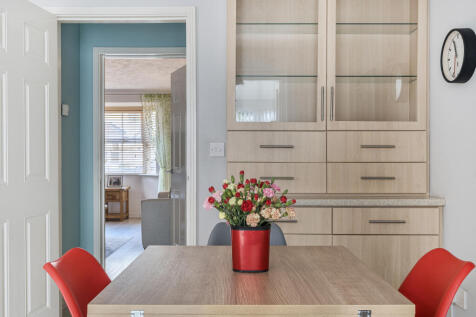 13439581368b095448530b