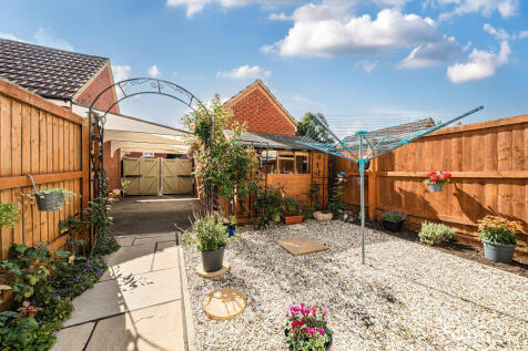 1343958468b094a33a593