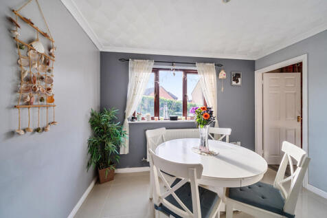 1372852156903379e13e07