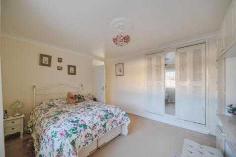 1385219186925817860825