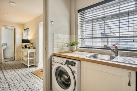 138505246928517c950ff