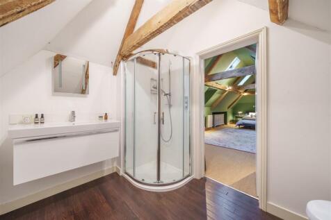 Ensuite Bedroom 3