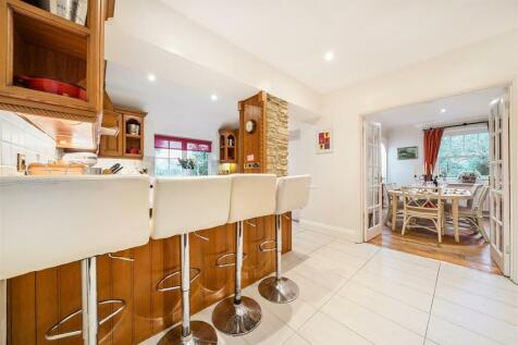 Breakfast bar