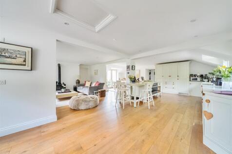 Open plan kitchen/diner