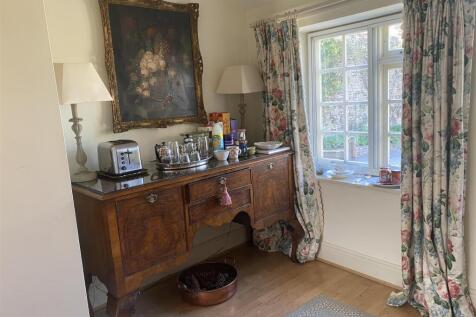 Dining and mini Kitchen area