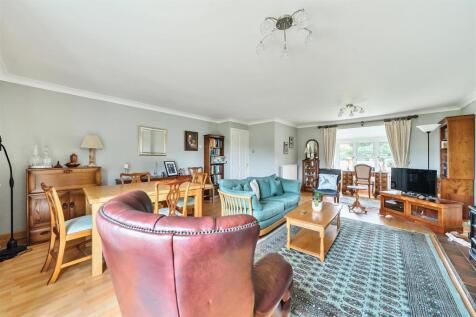Living/dining room