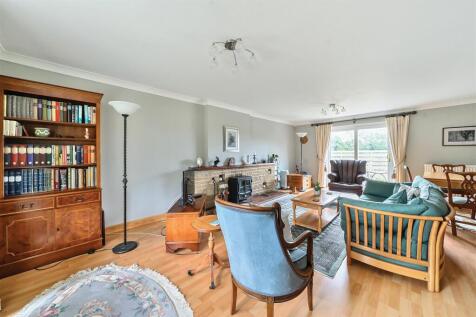 Living/dining room