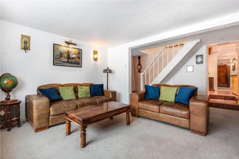 Living Room 2.jpg