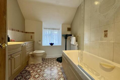 Bathroom new.jpg