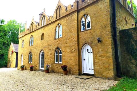 Front photo - Keepers Cottage.jpg