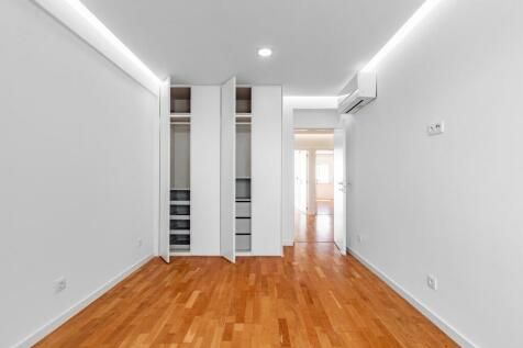 4 Bedroom Flat