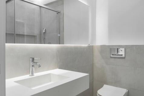4 Bedroom Flat