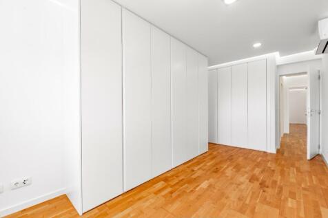 4 Bedroom Flat