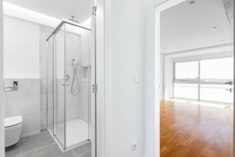 4 Bedroom Flat