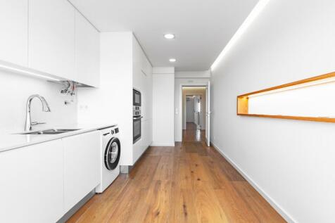 4 Bedroom Flat
