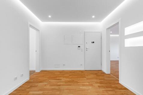 4 Bedroom Flat