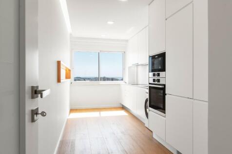 4 Bedroom Flat