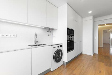 4 Bedroom Flat
