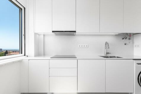 4 Bedroom Flat