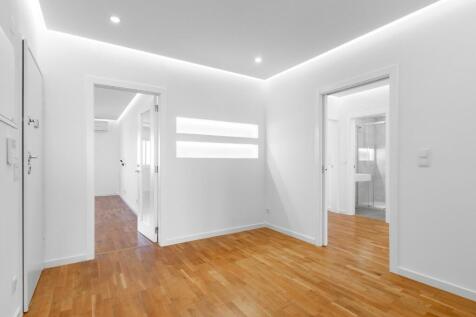 4 Bedroom Flat