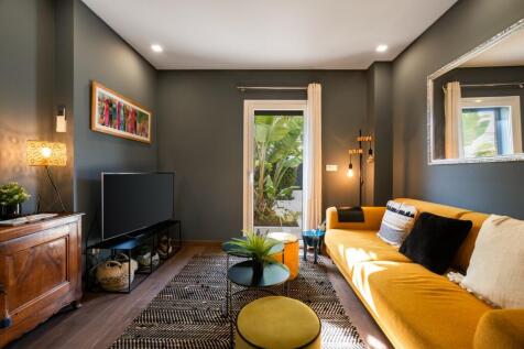 4&#43;1 Bedroom Villa