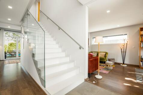 4&#43;1 Bedroom Villa