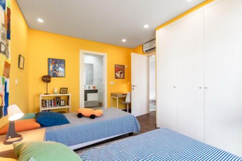 4&#43;1 Bedroom Villa
