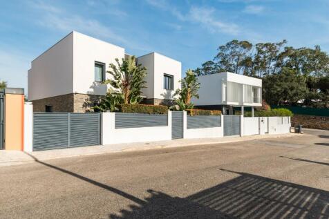 4&#43;1 Bedroom Villa
