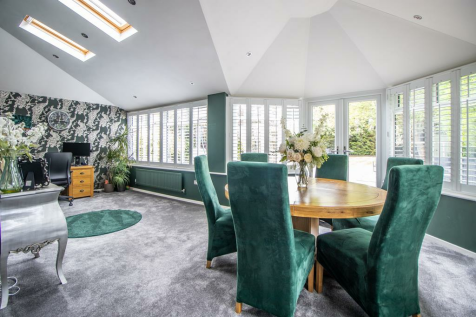 dining area/sitting area
