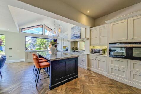 kitchen/family room