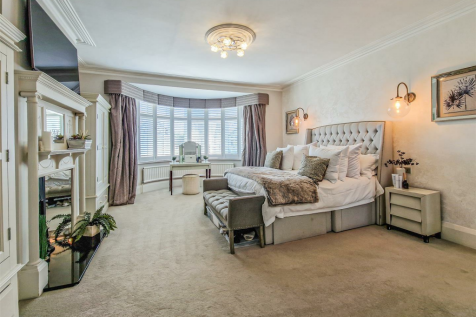 grand principal bedroom