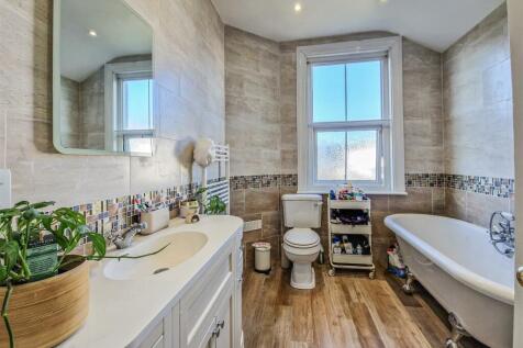 luxury bathroom