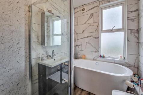luxury bathroom