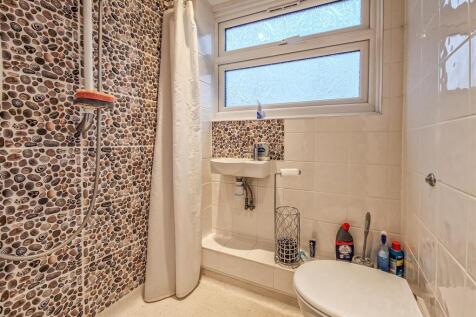 first floor bedroom shower room