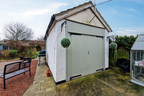 detached garage