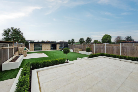 superb rear garden