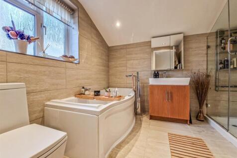 Luxury Bathroom-w.c