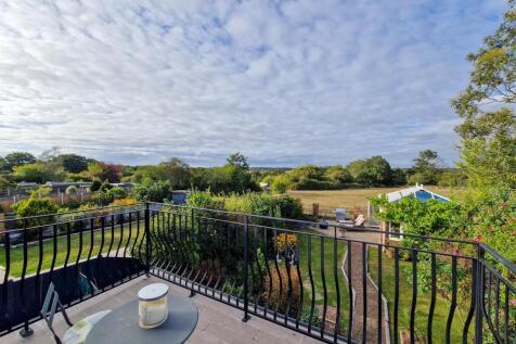 Sun Terrace &amp; Stunning Views
