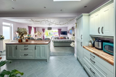 Kitchen/Family Room