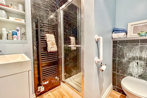 Shower Room (annex)