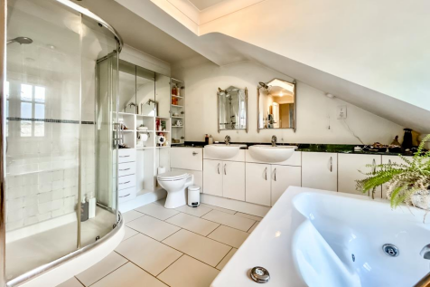 Ensuite Bathroom