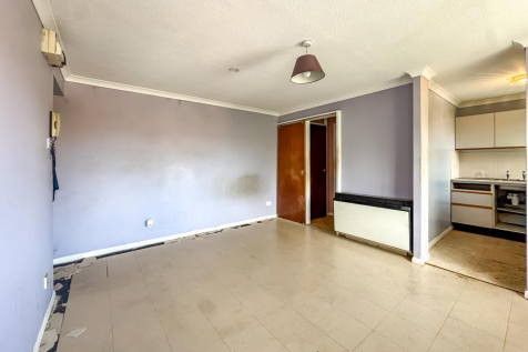 Studio (living room/bedroom)