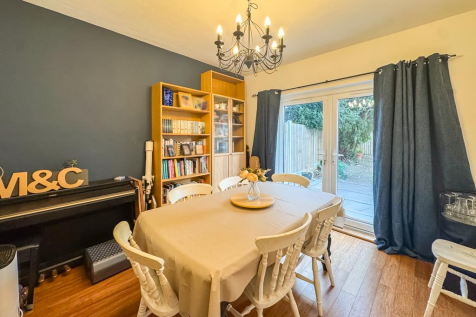 Dining Room/Bedroom