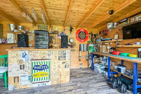 Bar/Outbuilding