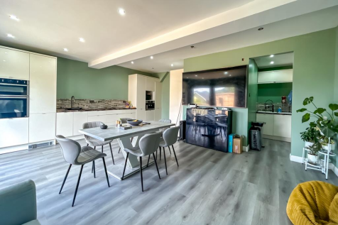 Kitchen/Family Room