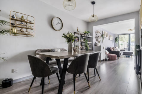 1362993-15-68dfc8...